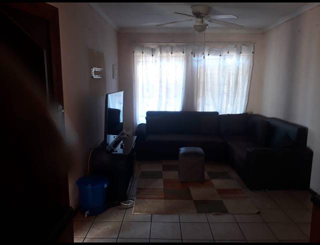 3 BEDROOM HOUSE SOLD IN THE ORCHARDS